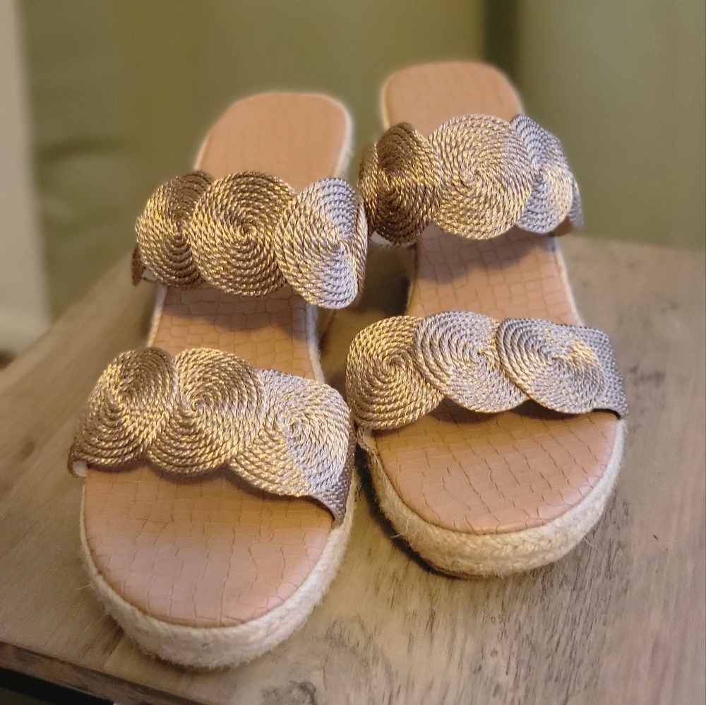 Gold Wedges